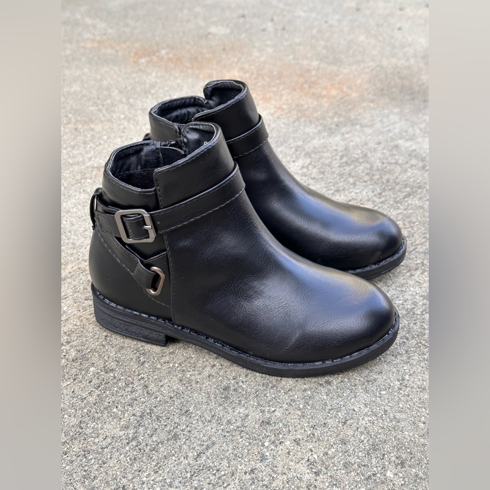 Lucita Kids zip up buckle accent ankle bootie